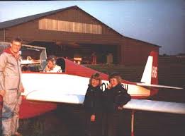  Foto: www.jaxi.dk///Omkring Anden Verdenskrig blev der brugt svævefly til nedkastning af materiel. Men i 70'erne kunne man også opleve familier, der ejede et sådant fly.