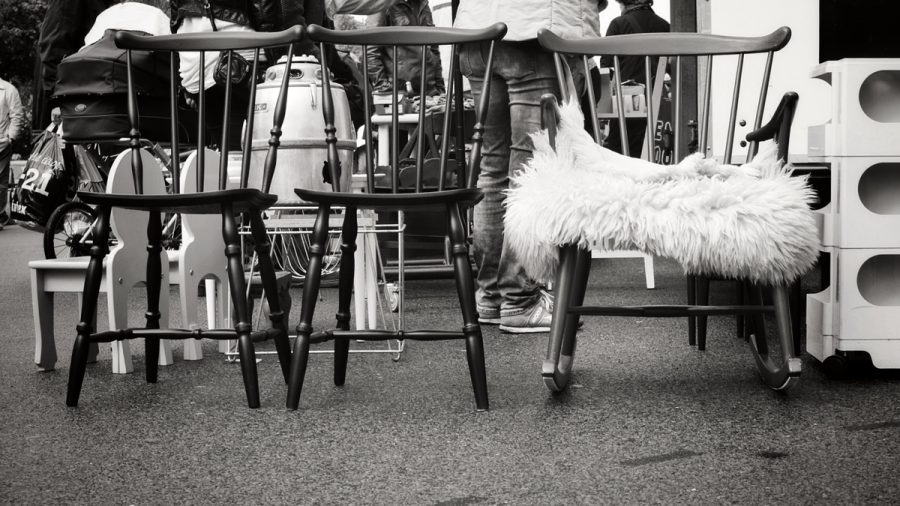 Efter at have vadet rundt på markedet, har man brug for en stol som denne ... // Foto: David Juárez