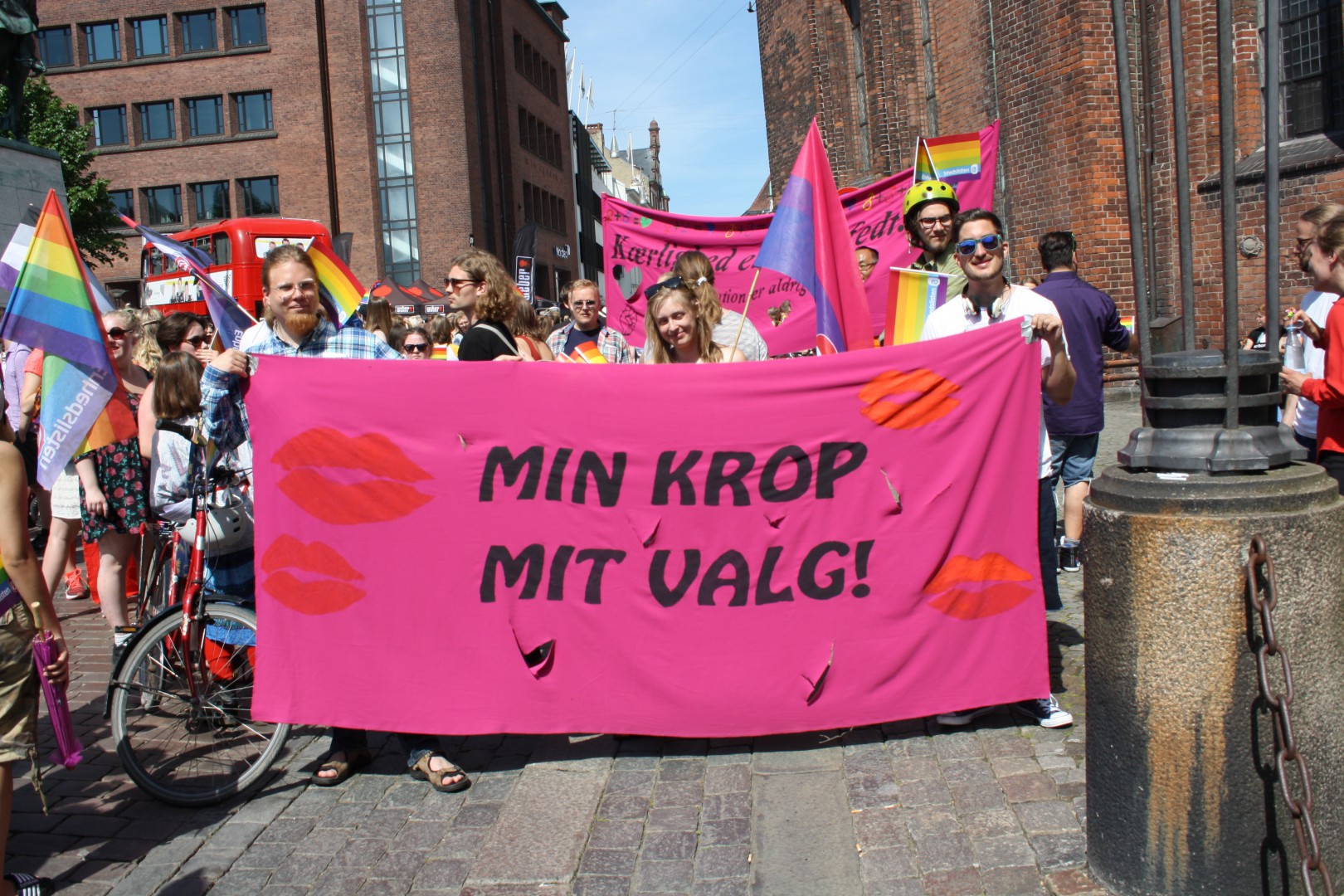 Enhedslisten gik til Pride med et budskab om selvbestemmelse // Foto: Emilie Schlie 