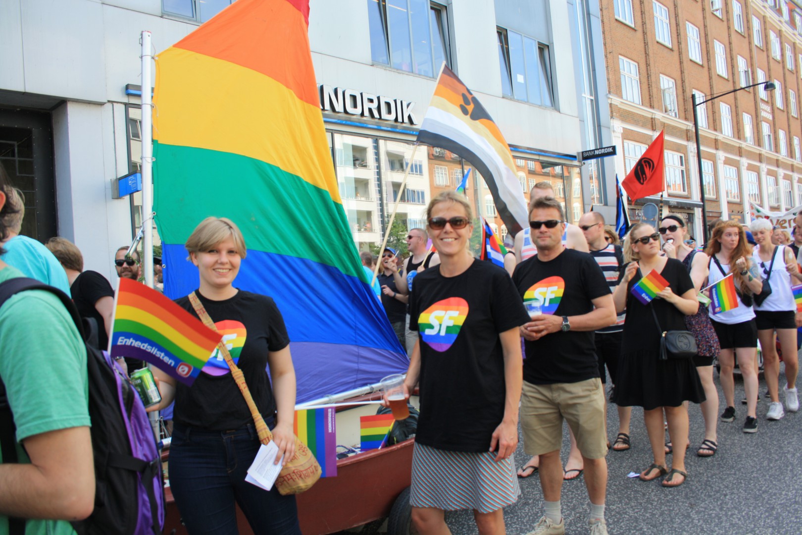 SFU og SF ”sejlede” med deres Pride-skib gennem gaderne for mangfoldighed // Foto: Emilie Schlie