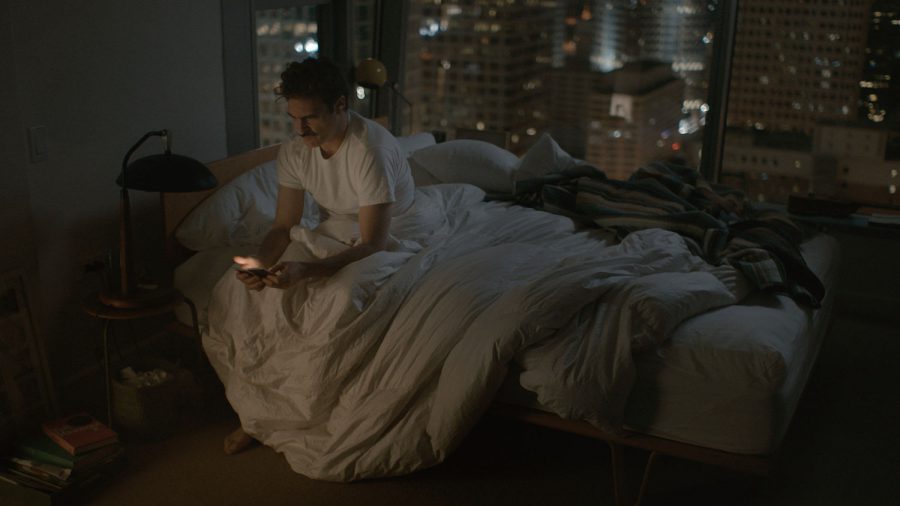 Theodor og Samantha går i seng sammen // screenshot fra filmen 
